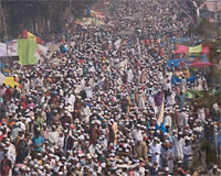 Jummah prayers on first day of Ijtema - Photo Jeremy Hunter Jummah prayers on first day of Ijtema - Photo Jeremy Hunter