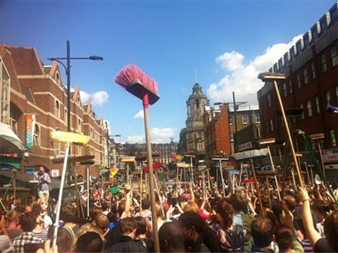 The Clapham clean-up: demonstrable faith? Photo: @thisisjikay